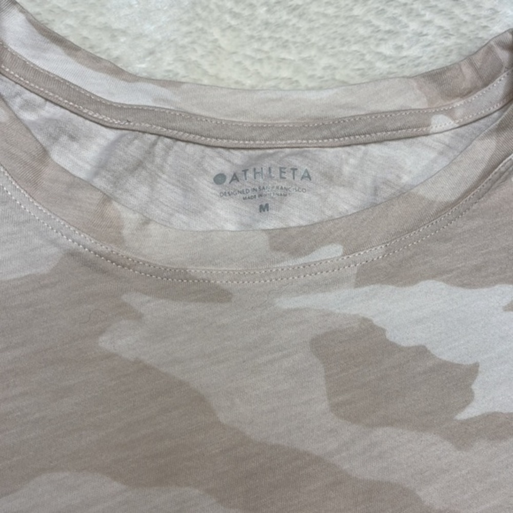 Athleta Organic Daily Crew T-shirt Sea Salt Camo Size M - Picture 3 of 7